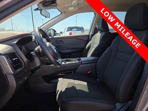 Used 2023 Nissan Rogue S image 15