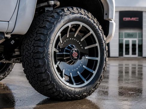 New 2026 GMC Sierra 1500 AT4 w/ AT4 Premium Package AWD/4WD image 9