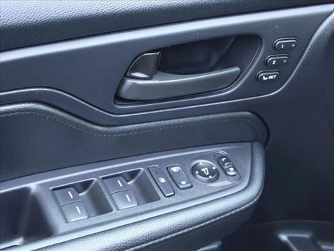 Used 2025 Honda Odyssey EX-L image 11