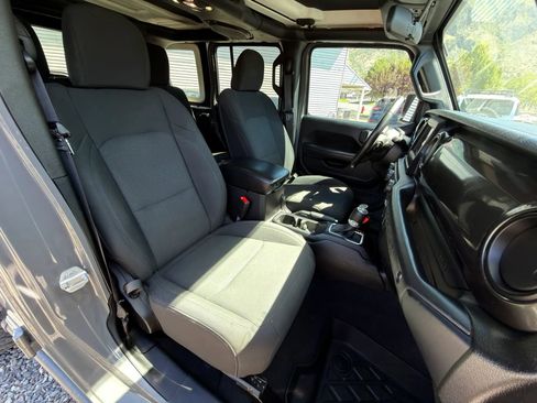 Used 2019 Jeep Wrangler Unlimited Sport AWD/4WD image 8