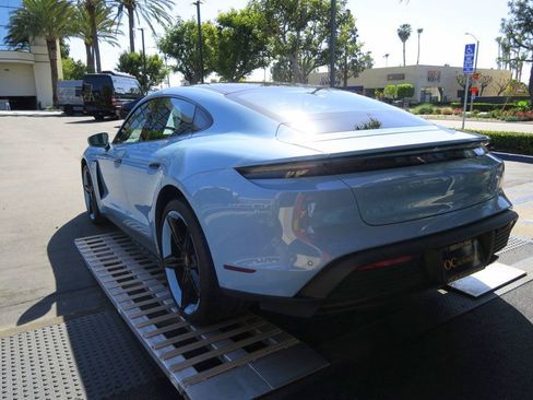 Used 2022 Porsche Taycan image 7