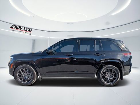 New 2025 Jeep Grand Cherokee Summit image 6