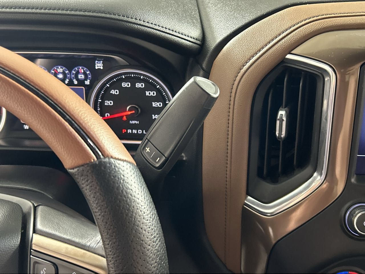Used 2019 Chevrolet Silverado 1500 High Country w/ Technology Package AWD/4WD image 17