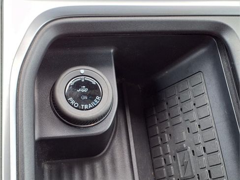 Used 2025 Ford Expedition Max Platinum AWD/4WD image 16