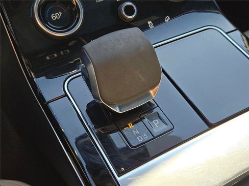 Used 2021 Land Rover Range Rover Velar R-Dynamic S image 34