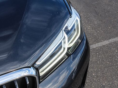 Used 2022 BMW 530e w/ Convenience Package image 10