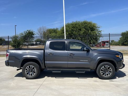 Used 2021 Toyota Tacoma TRD Sport w/ Technology Package RWD image 3