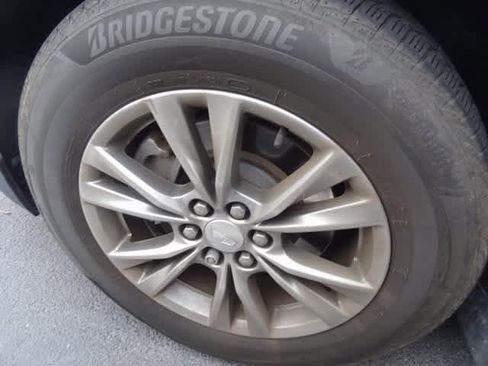 Used 2020 Cadillac XT5 Premium Luxury image 14