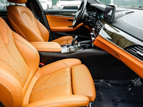 Used 2021 BMW 530e w/ Parking Assistance Package image 17