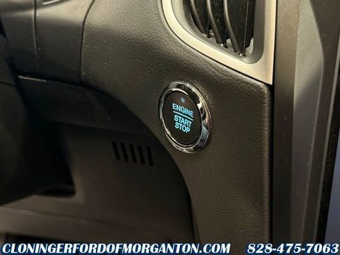 Used 2022 Ford Edge SEL w/ Sport Appearance Package image 17