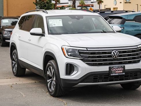 Used 2024 Volkswagen Atlas SE AWD/4WD image 3