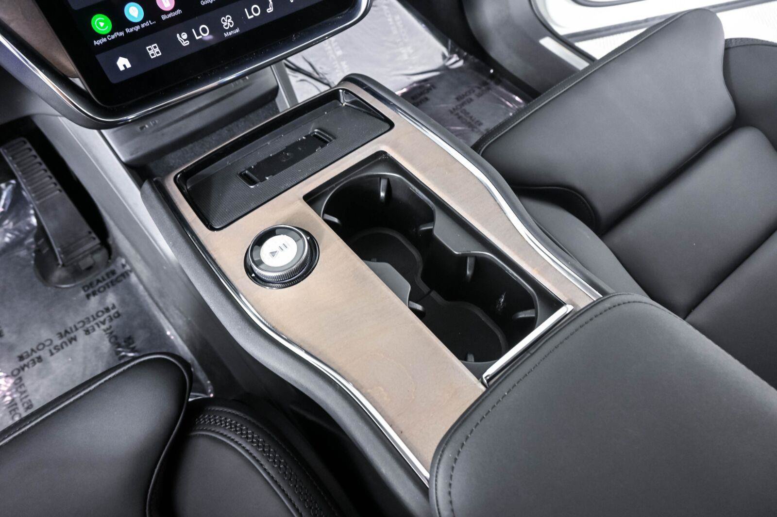 Certified 2025 Volvo EX90 Plus AWD/4WD image 16