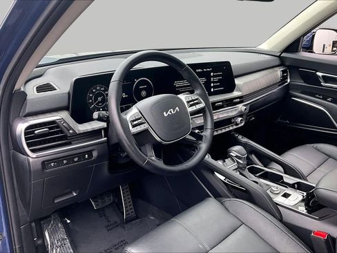 Used 2025 Kia Telluride SX FWD image 17