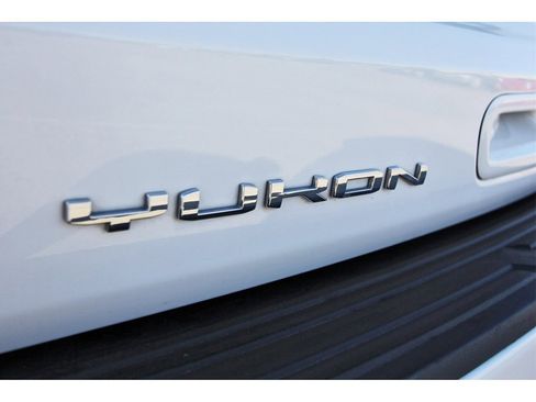 Used 2024 GMC Yukon AT4 w/ Technology Package image 26