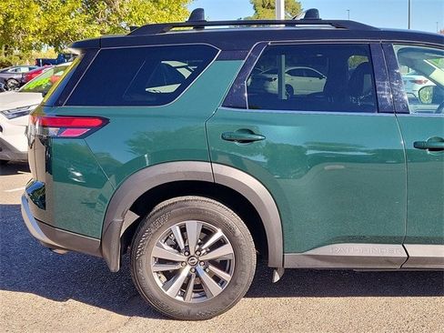 Certified 2024 Nissan Pathfinder SL image 4
