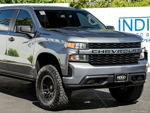 Used 2021 Chevrolet Silverado 1500 Custom w/ LPO, Blackout Package AWD/4WD image 5