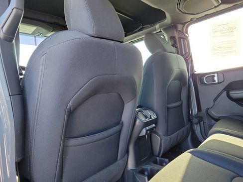 Used 2020 Jeep Gladiator Sport w/ Quick Order Package 24S image 11