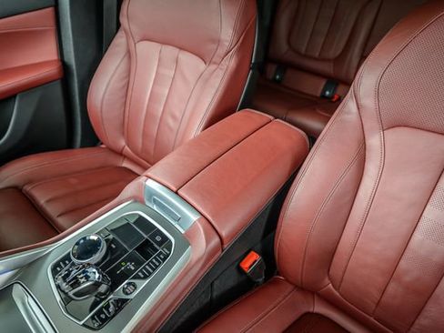 Used 2022 BMW X6 xDrive40i w/ M Sport Package image 31