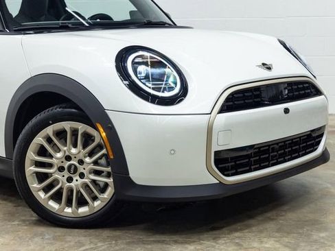 Certified 2025 MINI Cooper 2-Door Hardtop image 6