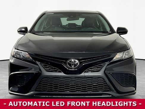 Used 2024 Toyota Camry SE FWD image 2