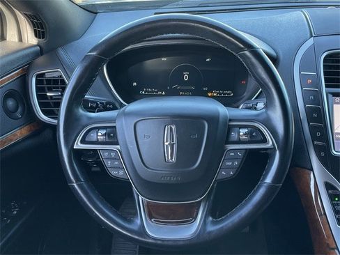 Used 2020 Lincoln Nautilus Reserve w/ Equipment Group 201A image 12