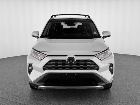 Used 2020 Toyota RAV4 Limited image 8