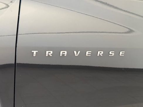 Used 2023 Chevrolet Traverse LT w/ LPO, Cargo Package FWD image 5