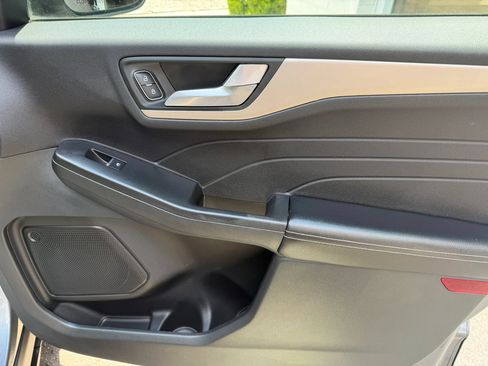 Used 2021 Ford Escape SEL w/ Technology Package FWD image 7