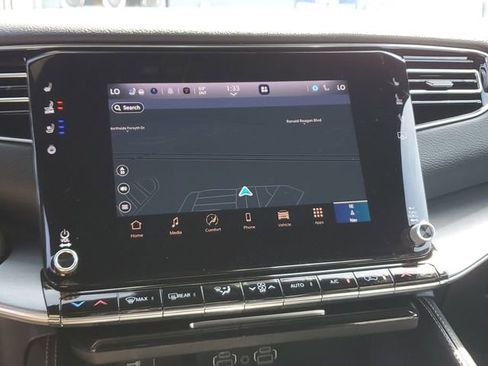 Used 2025 Jeep Wagoneer 4WD w/ Convenience Group I image 29