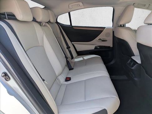 Used 2025 Lexus ES 300h w/ Premium Package FWD image 20