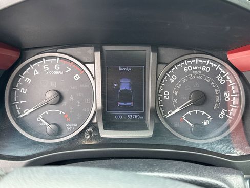 Used 2019 Toyota Tacoma TRD Off-Road AWD/4WD image 20