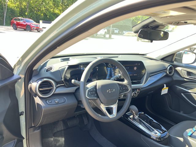 Used 2025 Chevrolet Trax ACTIV w/ Driver Confidence Package FWD image 10