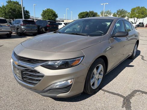 Used 2024 Chevrolet Malibu LS FWD image 1