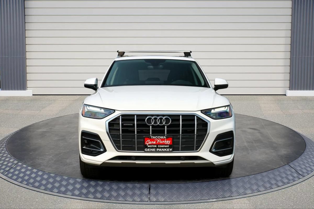 Used 2023 Audi Q5 2.0T Premium w/ Convenience Package AWD/4WD image 2