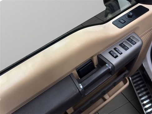 Used 2016 Ford F350 Lariat w/ Chrome Package image 33