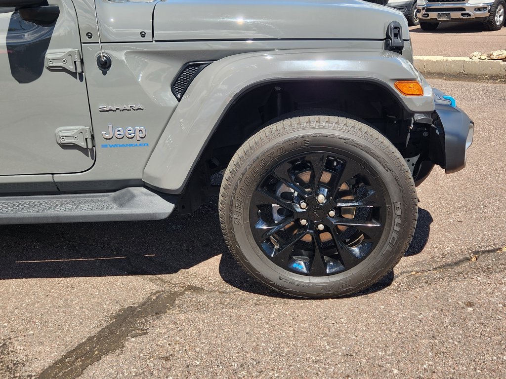 Used 2023 Jeep Wrangler Unlimited Sahara w/ Cold Weather Group AWD/4WD image 29