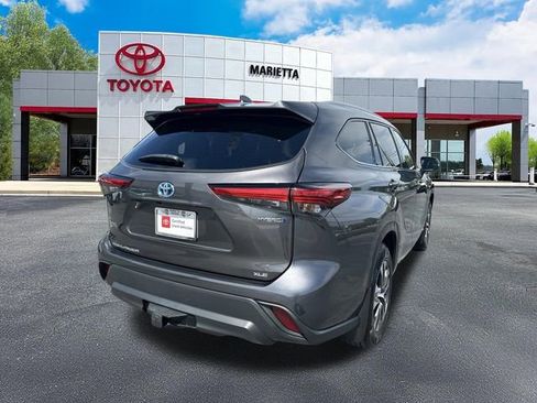 Used 2022 Toyota Highlander XLE AWD/4WD image 31