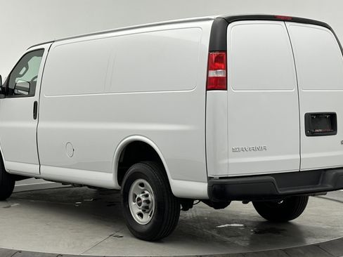 Used 2024 GMC Savana 2500 w/ Driver Convenience Package image 4
