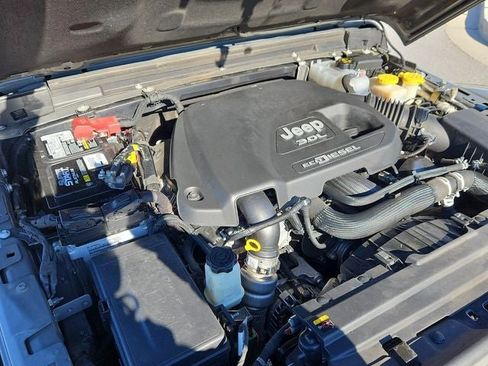 Used 2021 Jeep Wrangler Unlimited Rubicon image 32