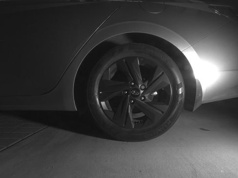 Used 2022 Hyundai Elantra SEL image 14