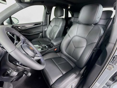 New 2026 Porsche Macan AWD/4WD image 5
