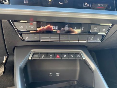 Used 2025 Audi A3 2.0T Premium w/ Convenience Package image 32