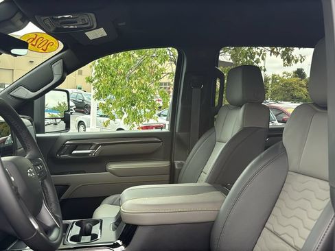 Used 2026 Chevrolet Silverado 2500 ZR2 AWD/4WD image 30