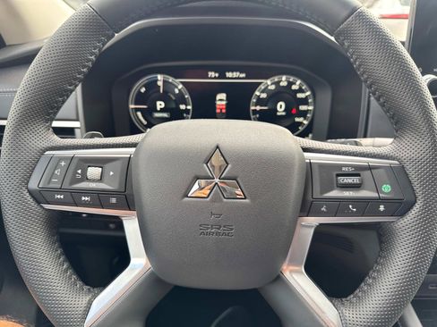 New 2025 Mitsubishi Outlander 4WD Plug-In Hybrid image 19