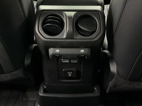 Used 2025 Jeep Wrangler Unlimited Sahara w/ Safety Group AWD/4WD image 33