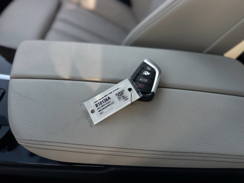 Used 2023 BMW 530i w/ Premium Package RWD image 27