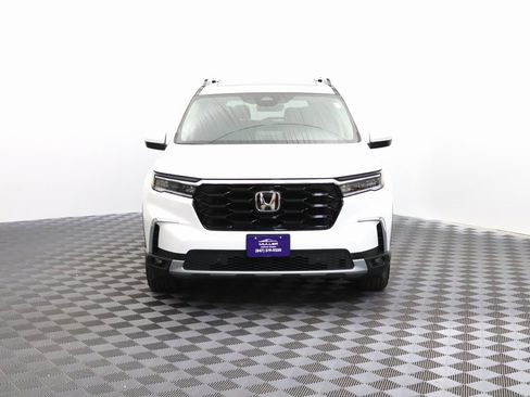 Used 2024 Honda Pilot Touring image 2