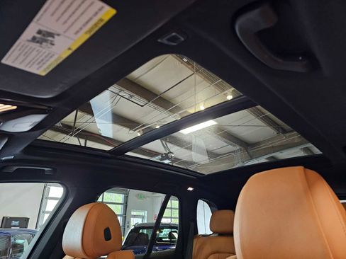 Used 2022 BMW X5 xDrive40i w/ M Sport Package AWD/4WD image 26