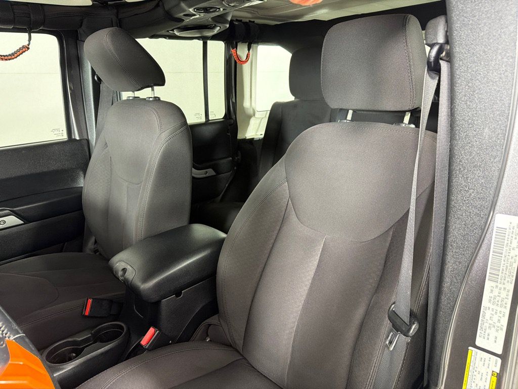Used 2014 Jeep Wrangler Unlimited Sport w/ Connectivity Group AWD/4WD image 13