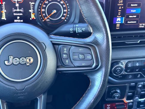 Used 2024 Jeep Gladiator Mojave image 22